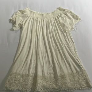 Is a pre-pregnancy blouse, brand new.